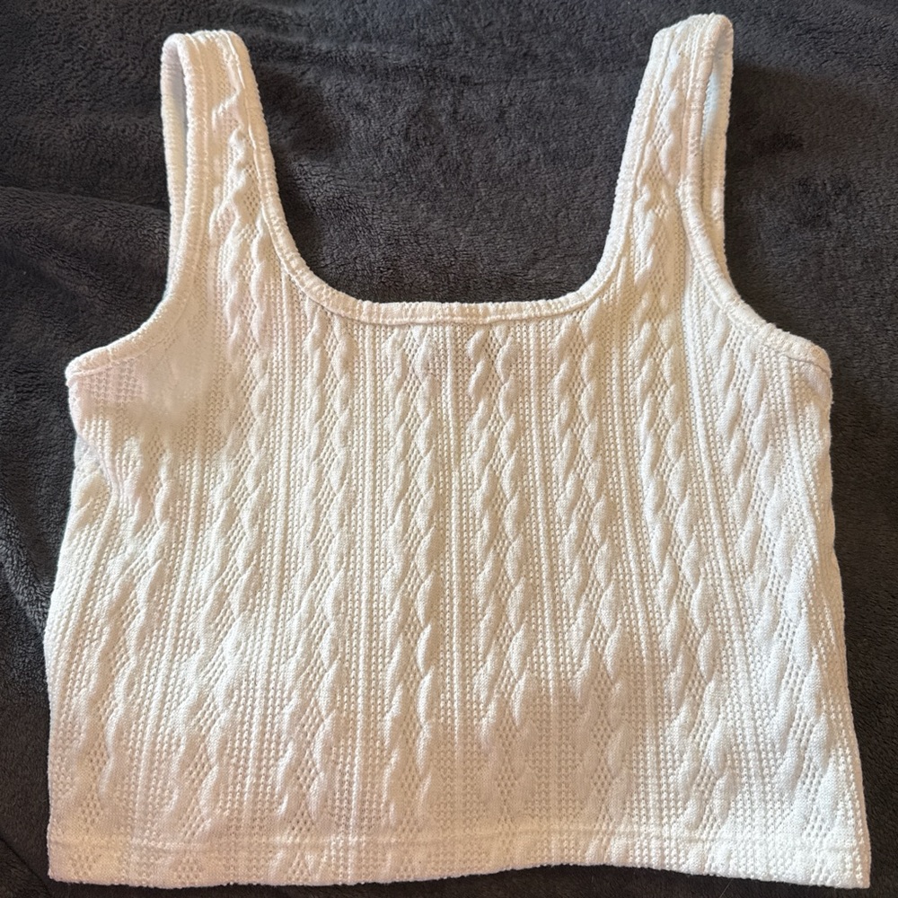 white knitted forever 21 crop top! 🕊️